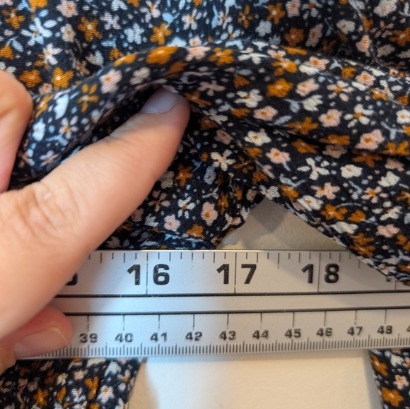 Volcom Women's Small 4/6 Black Floral Peasant Long Sleeve Flowy Top Cottagecore - Picture 8 of 8